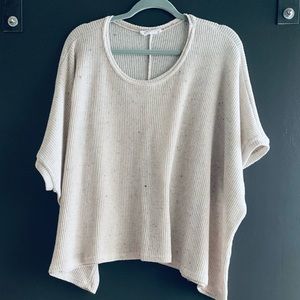Short sleeve sweater